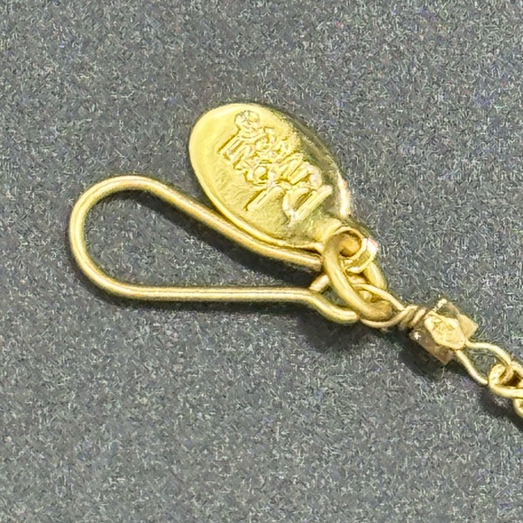 Vintage Joan Rivers Classic Collection Antique Gold Tone Flower Pendant Necklace - Picture 6 of 8